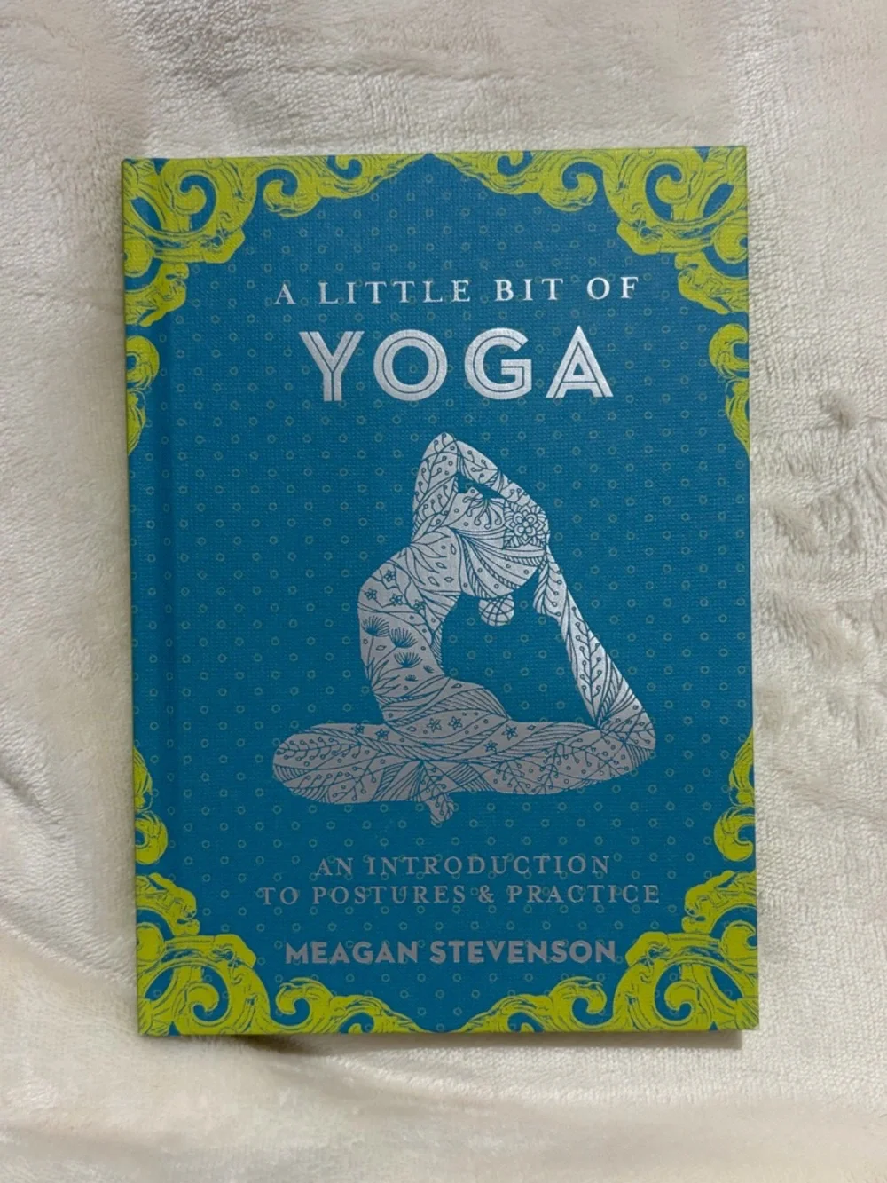 5/$7 📚 Yoga Book - Picture 1 of 2